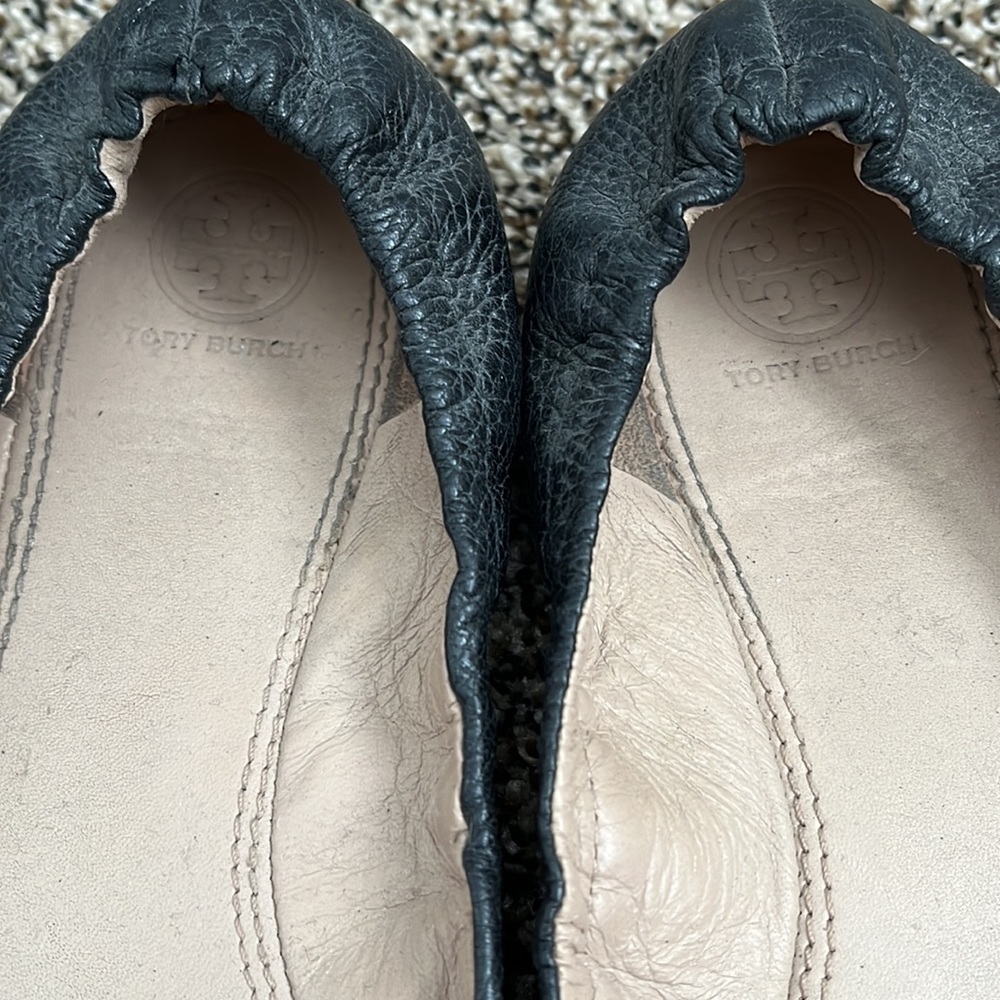 Tory Burch Gold Logo Melinda Black Leather Flat, worn - Picture 7 of 7